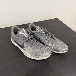 Nike Gray Basketball Shoes with Knit Upper and Sleek Design